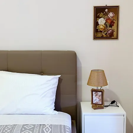 Kris * Golem (Tirana)