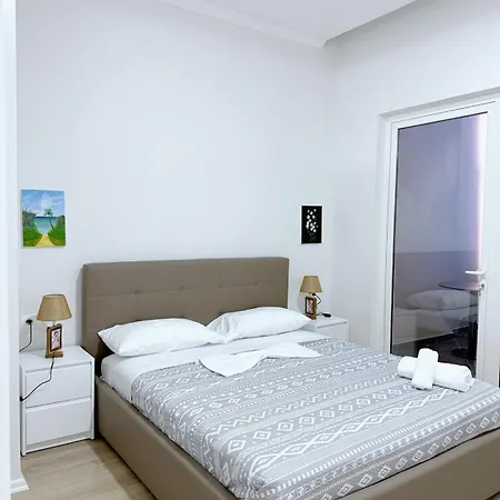Kris Apartment *