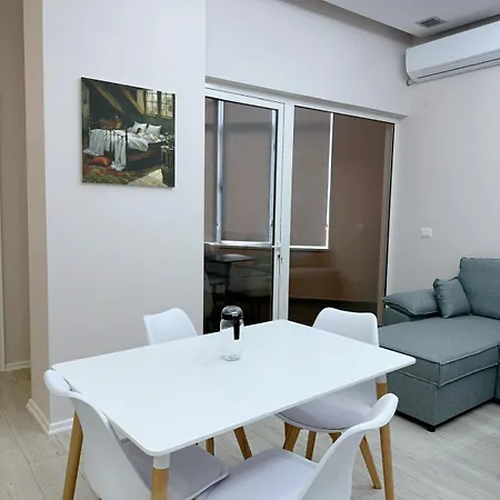 Kris * Golem (Tirana)