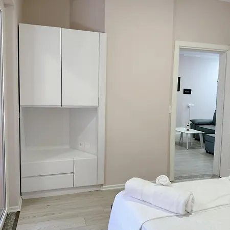 Kris Apartment Golem (Tirana)