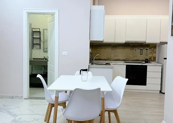 Kris * Golem (Tirana)