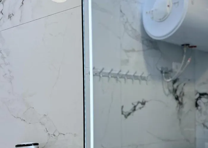 Kris Apartamento Golem (Tirana)